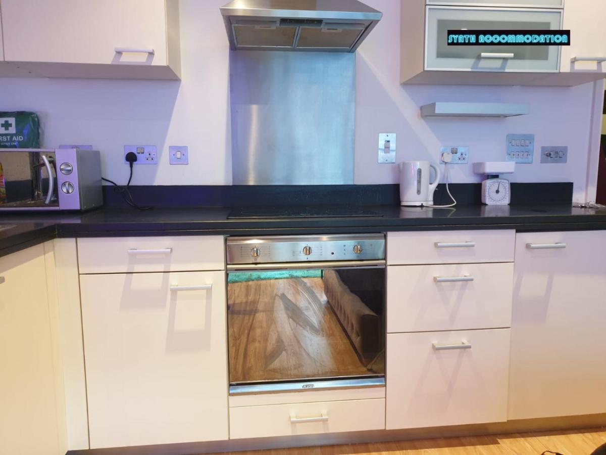 80S Retro 1Bed Studio Serviced Apartment Canary Wharf Perfect For Solo & Couple Travellers Londyn Zewnętrze zdjęcie