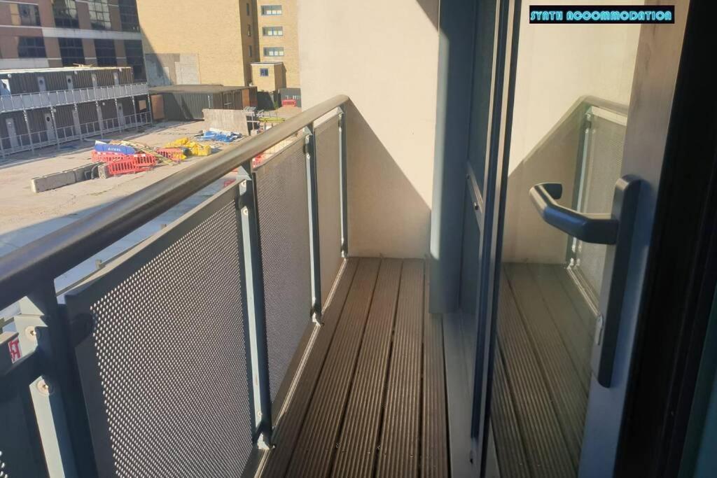 80S Retro 1Bed Studio Serviced Apartment Canary Wharf Perfect For Solo & Couple Travellers Londyn Zewnętrze zdjęcie
